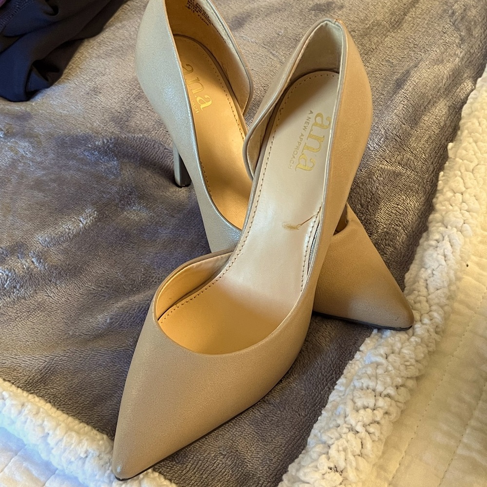 a.n.a heels